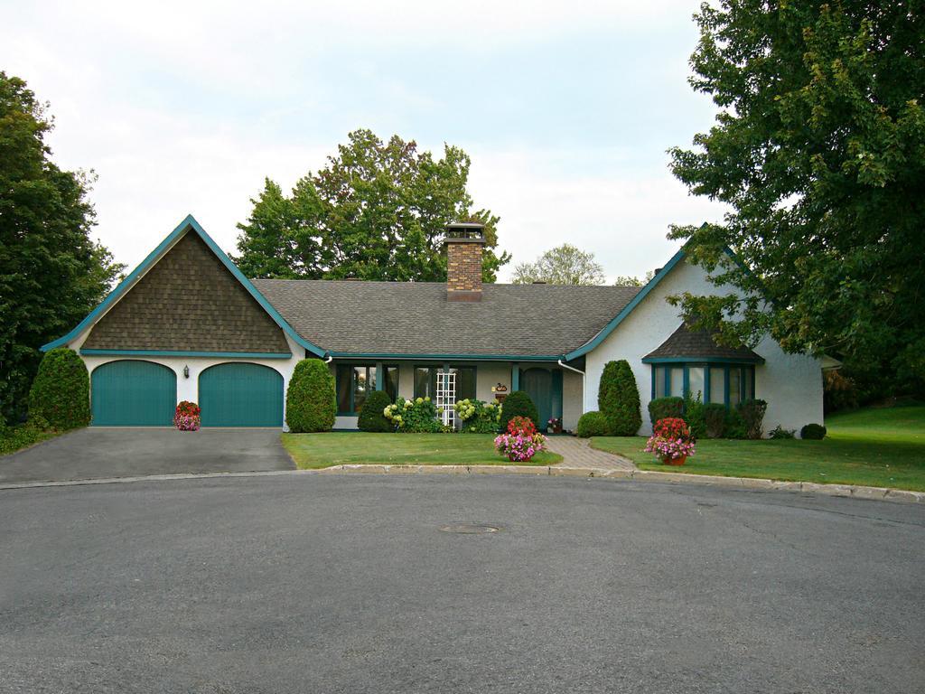 B&B Aux Deux Pignons Donnacona 외부 사진